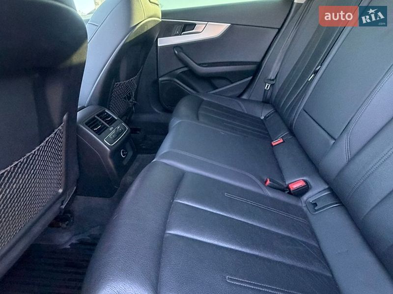Седан Audi A4 2017 в Здолбунове