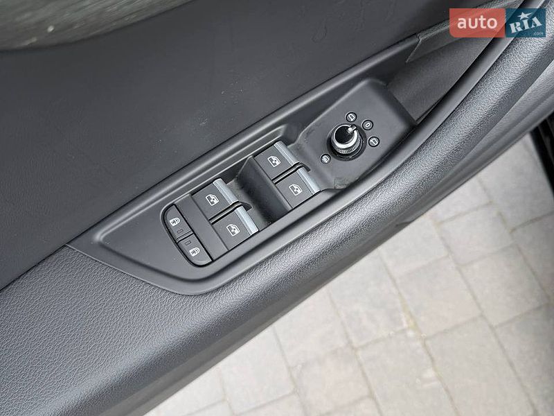 Седан Audi A4 2020 в Львові