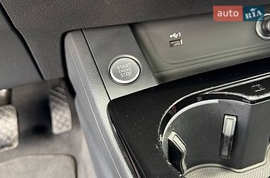 Седан Audi A4 2020 в Львові