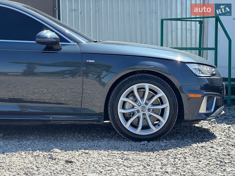 Седан Audi A4 2018 в Виннице