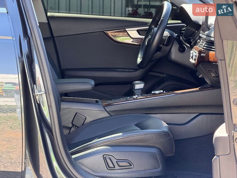 Седан Audi A4 2018 в Виннице