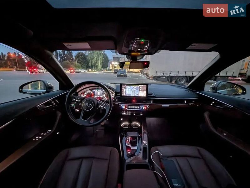 Седан Audi A4 2020 в Львове
