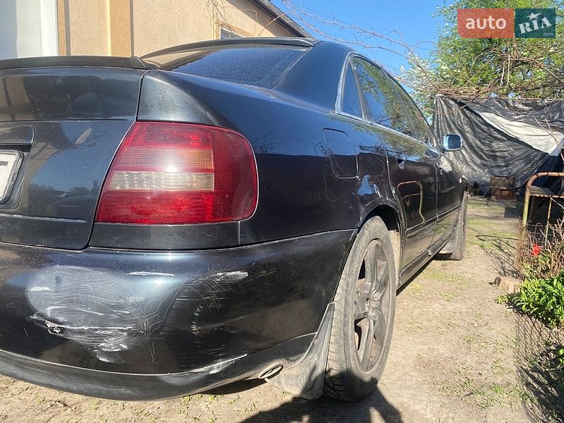 Седан Audi A4 1998 в Нежине