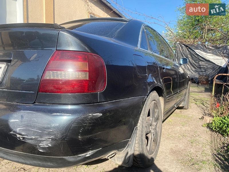 Седан Audi A4 1998 в Нежине