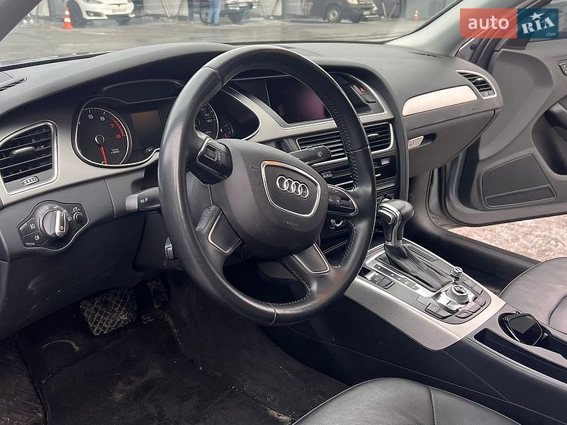 Седан Audi A4 2014 в Киеве
