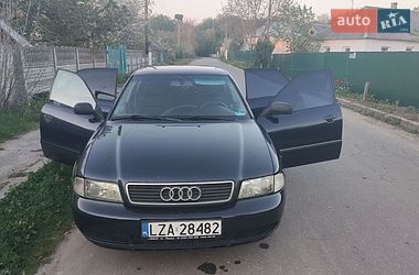 Седан Audi A4 1996 в Новой Басане