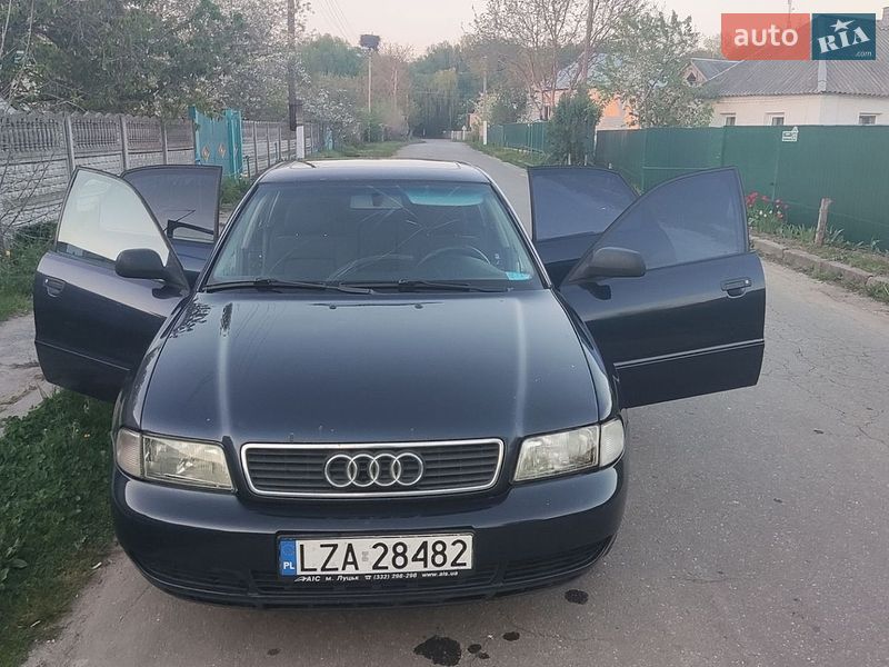 Седан Audi A4 1996 в Новой Басане