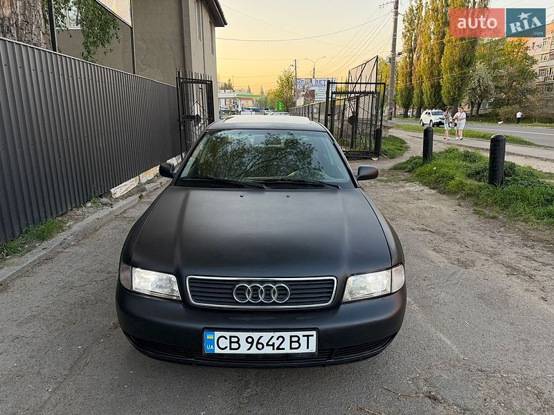 Седан Audi A4 1995 в Чернигове