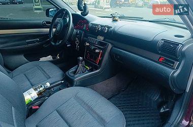 Седан Audi A4 1998 в Львове