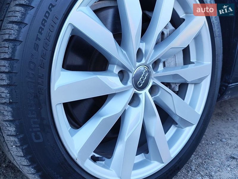 Седан Audi A4 2017 в Чернигове