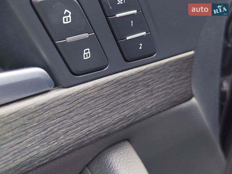 Седан Audi A4 2017 в Чернигове