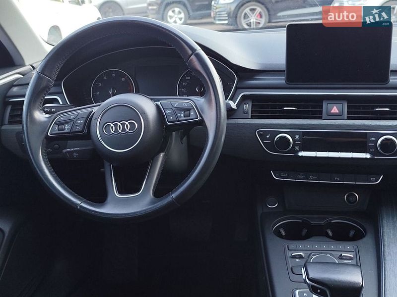 Седан Audi A4 2017 в Чернигове