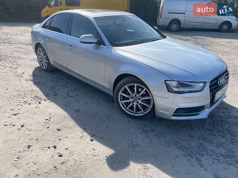 Седан Audi A4 2013 в Львові