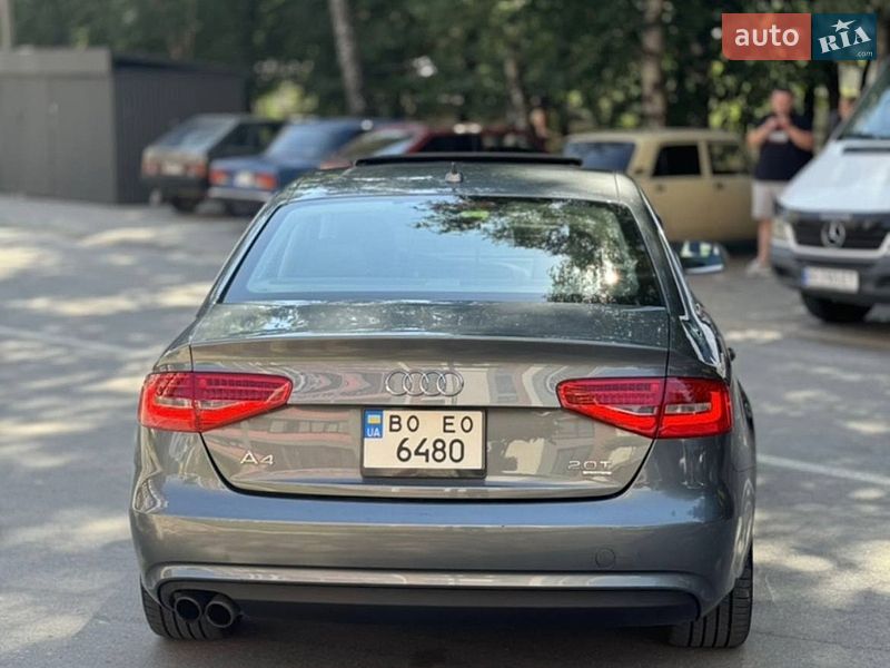 Седан Audi A4 2012 в Львове