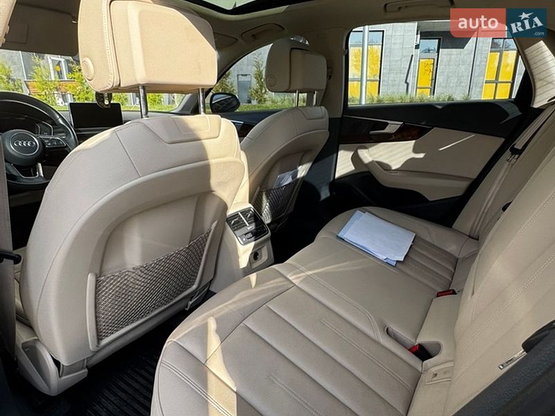 Седан Audi A4 2016 в Львове