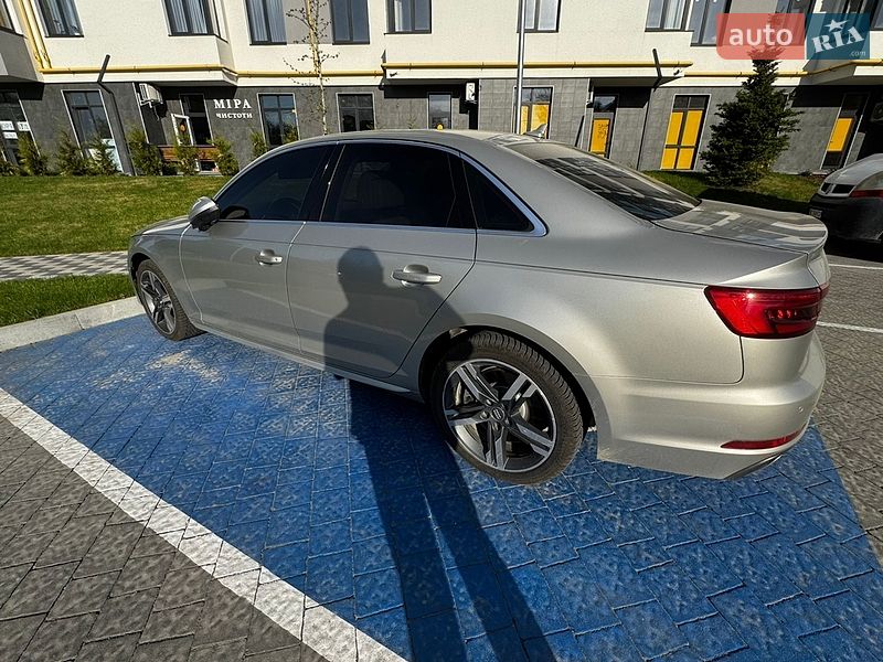 Седан Audi A4 2016 в Львове