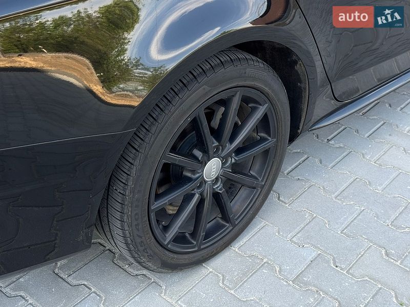 Седан Audi A4 2015 в Луцке