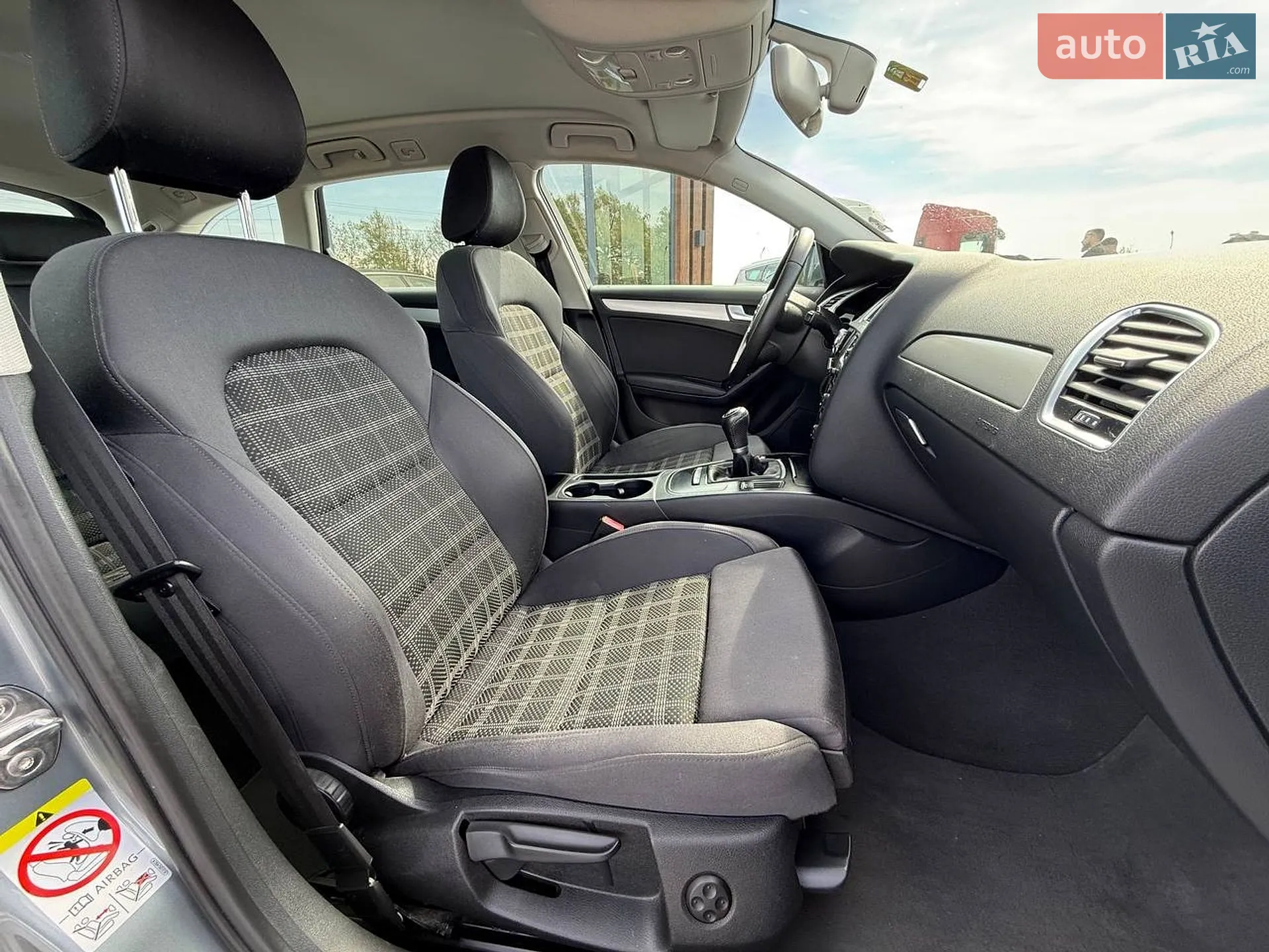 2010 Audi A4 - мініатюра 22