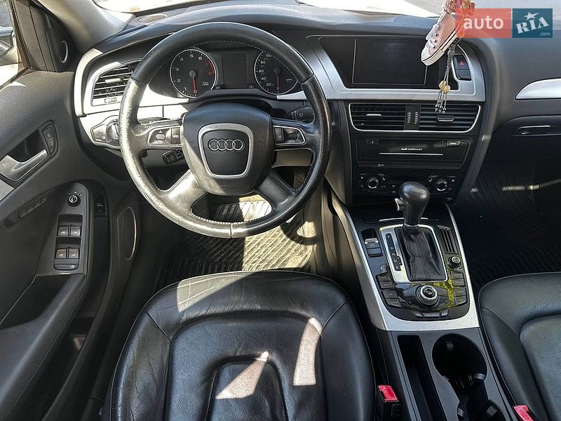 Седан Audi A4 2011 в Одессе