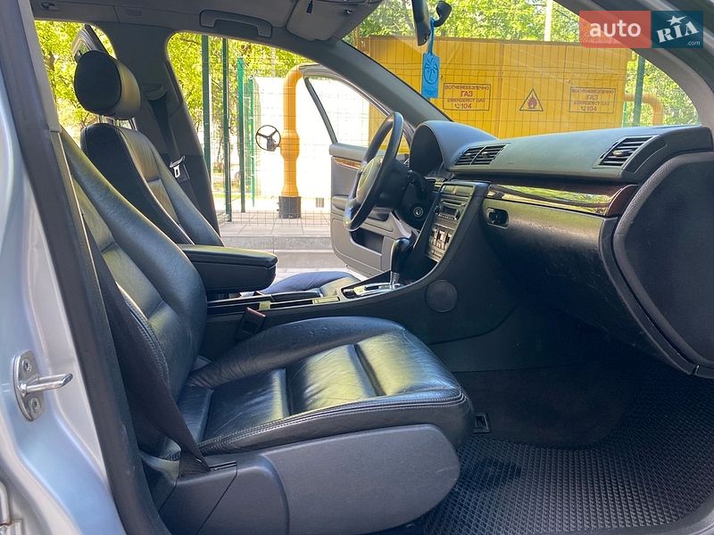 Універсал Audi A4 2002 в Рівному