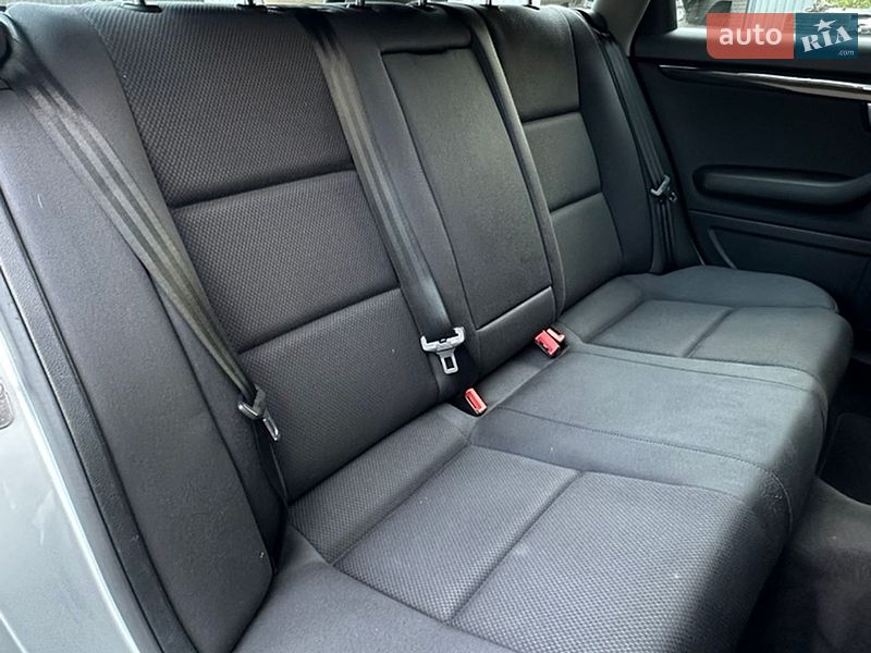 Универсал Audi A4 2003 в Сарнах