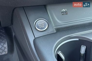 Седан Audi A4 2017 в Киеве