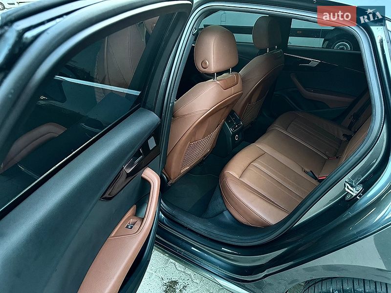 Седан Audi A4 2020 в Львове