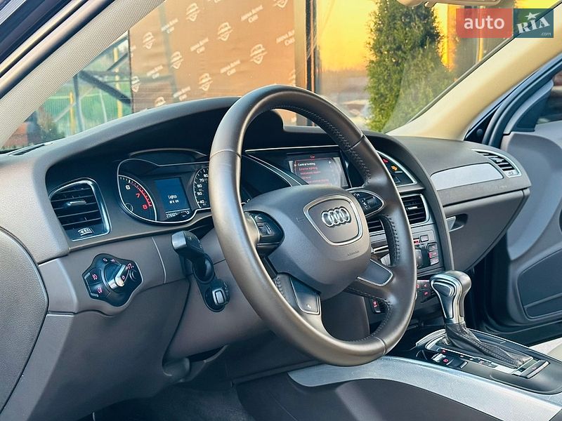 Седан Audi A4 2012 в Харькове