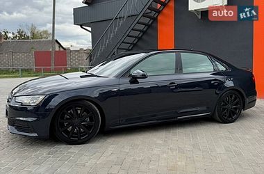 Седан Audi A4 2018 в Дубні