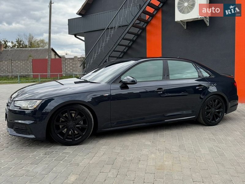 Седан Audi A4 2018 в Дубні