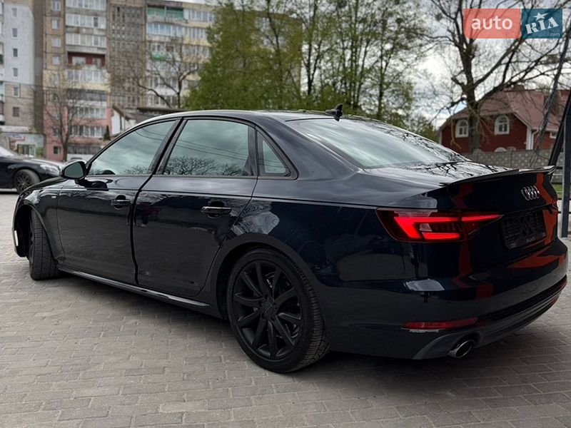 Седан Audi A4 2018 в Дубні