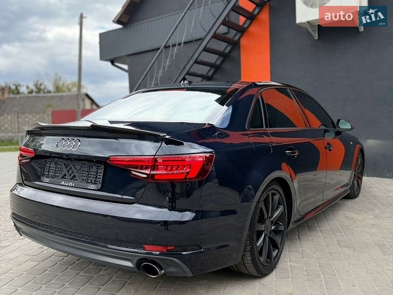Седан Audi A4 2018 в Дубні
