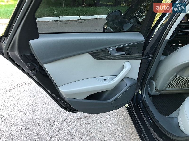 Седан Audi A4 2018 в Ирпене