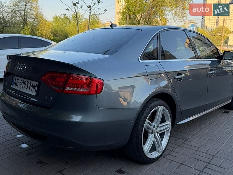 Седан Audi A4 2012 в Дніпрі