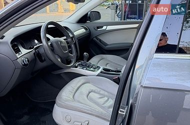 Седан Audi A4 2012 в Дніпрі