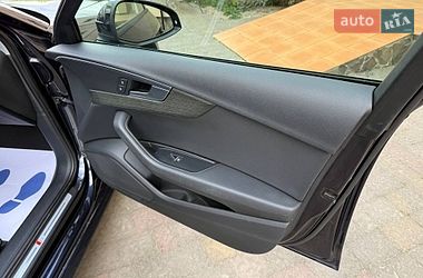 Седан Audi A4 2018 в Стрые