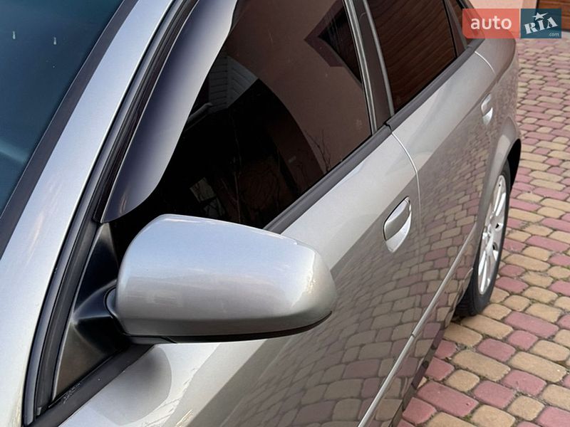 Седан Audi A4 2004 в Калиновке