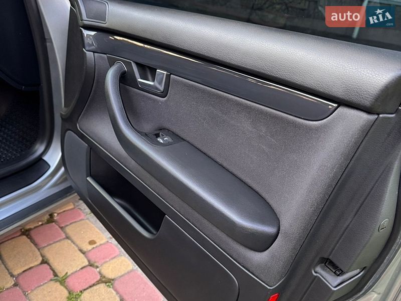 Седан Audi A4 2004 в Калиновке