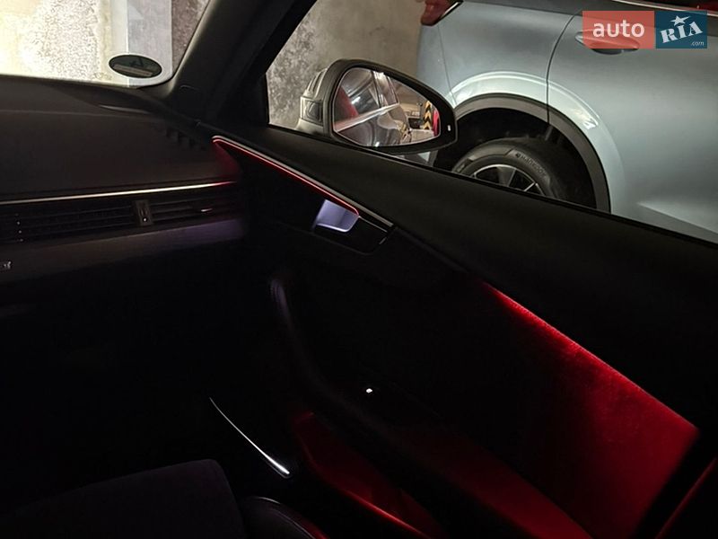 Универсал Audi A4 2016 в Киеве