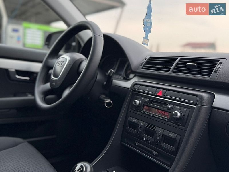 Седан Audi A4 2006 в Виноградове