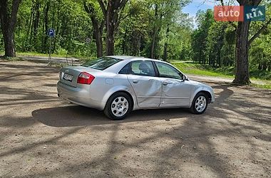 Седан Audi A4 2004 в Києві