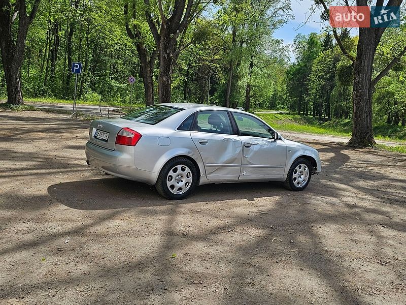 Седан Audi A4 2004 в Києві