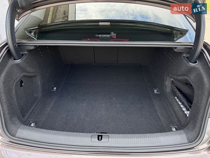 Седан Audi A4 2018 в Києві