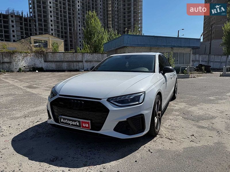 Седан Audi A4 2022 в Вінниці