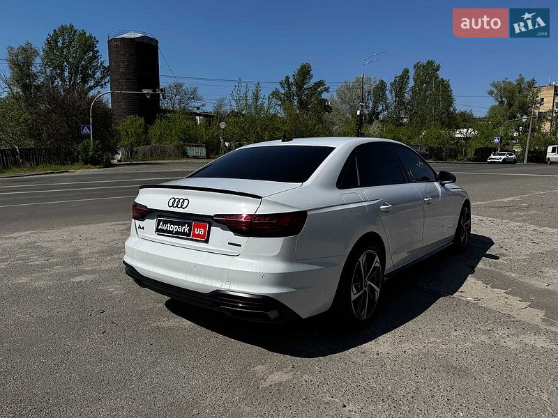 Седан Audi A4 2022 в Вінниці