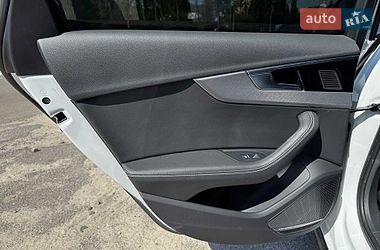 Седан Audi A4 2022 в Вінниці