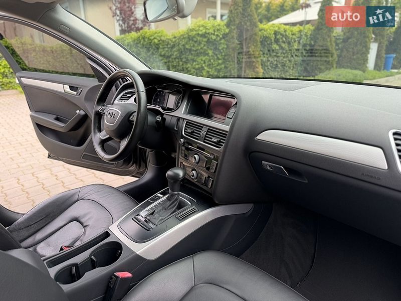 Седан Audi A4 2012 в Одессе