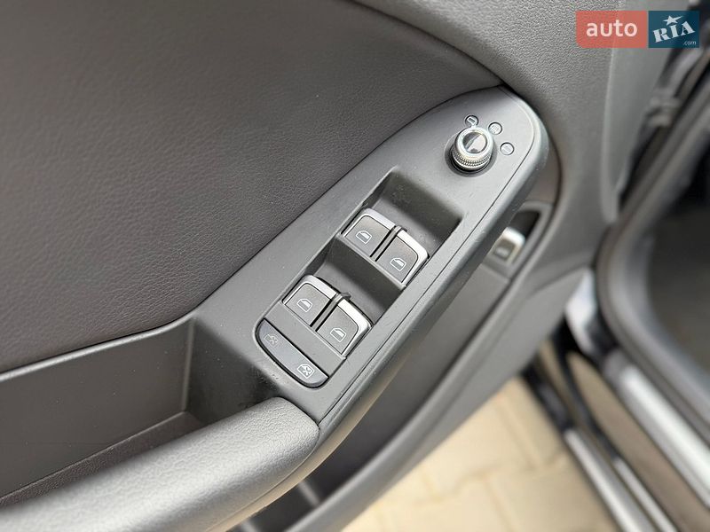 Седан Audi A4 2012 в Одессе