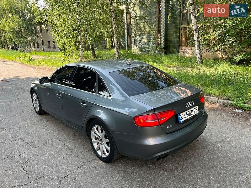 Седан Audi A4 2012 в Києві