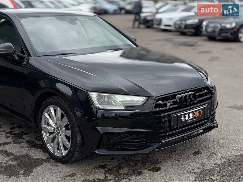 Седан Audi A4 2015 в Шептицькому